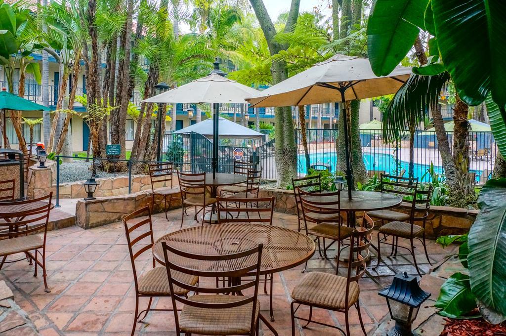 Vanllee Hotel Covina Εξωτερικό φωτογραφία