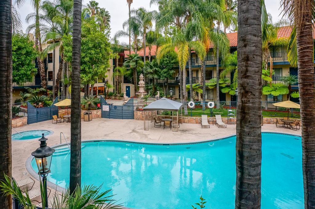 Vanllee Hotel Covina Εξωτερικό φωτογραφία