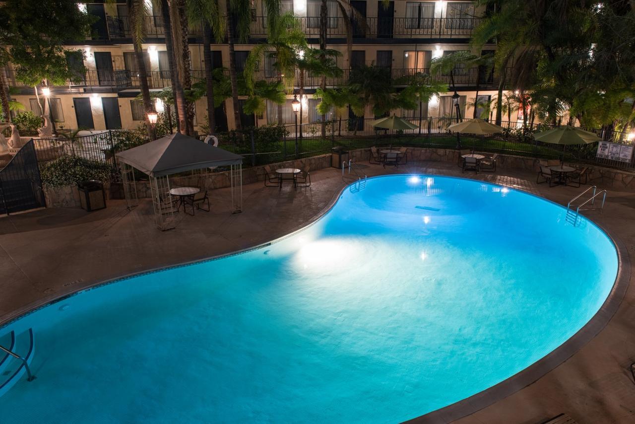 Vanllee Hotel Covina Εξωτερικό φωτογραφία