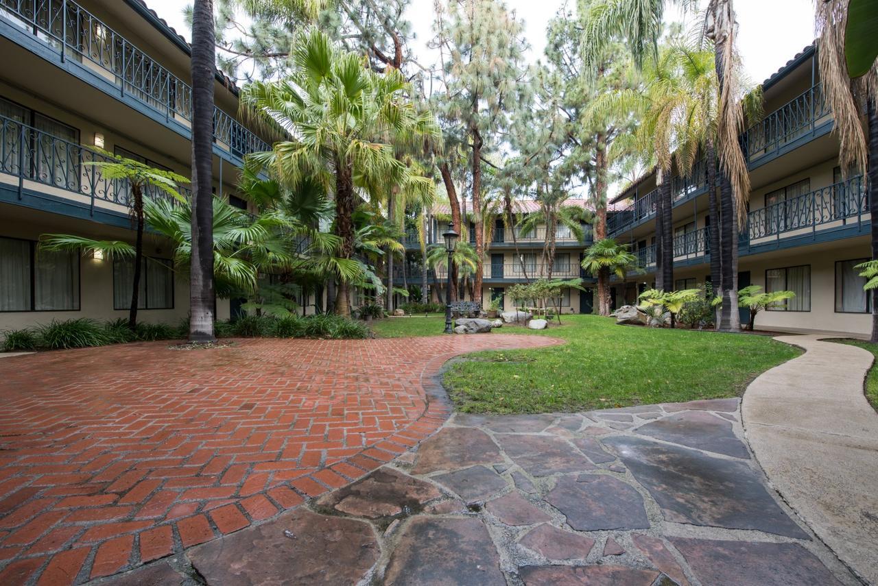 Vanllee Hotel Covina Εξωτερικό φωτογραφία