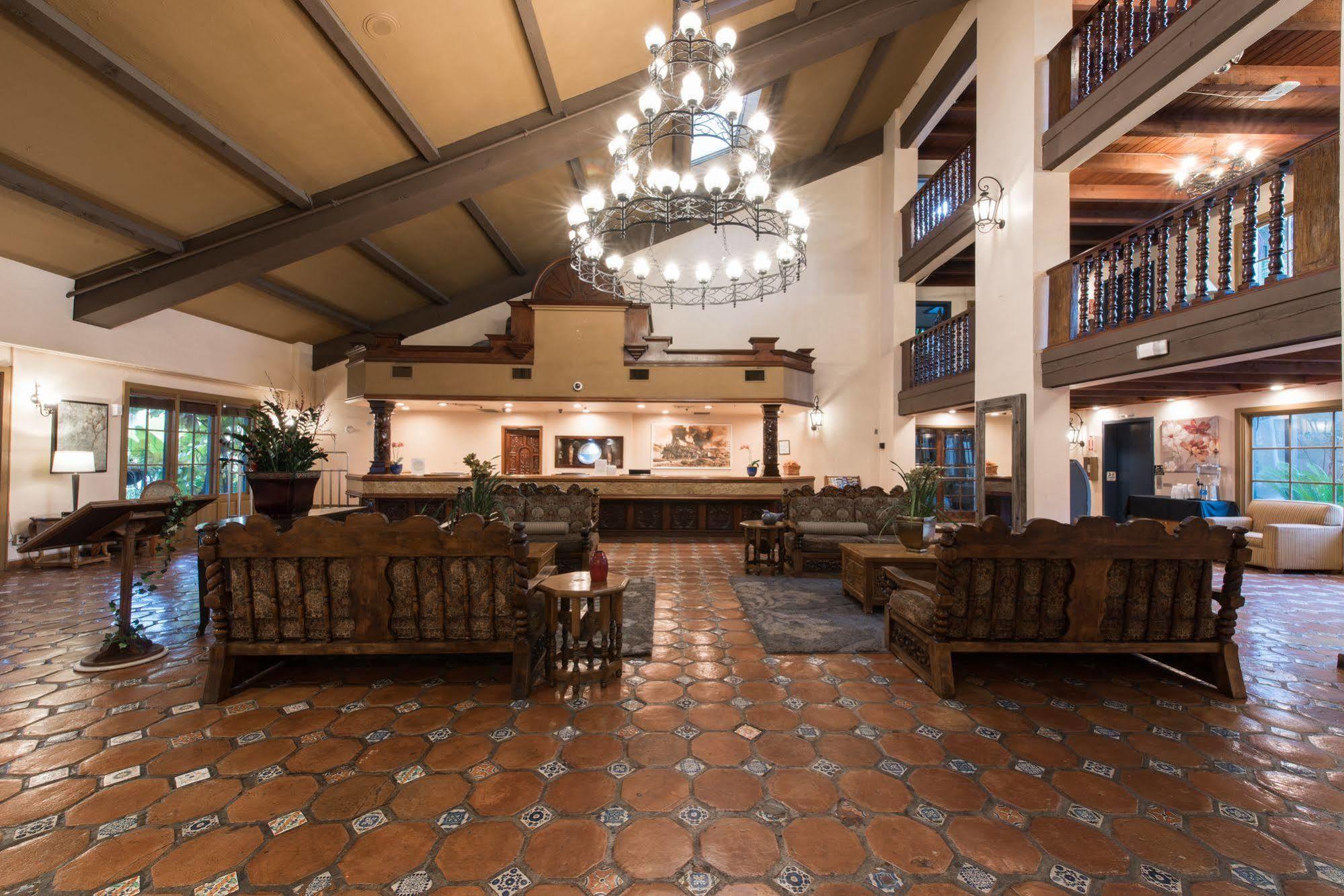 Vanllee Hotel Covina Εξωτερικό φωτογραφία