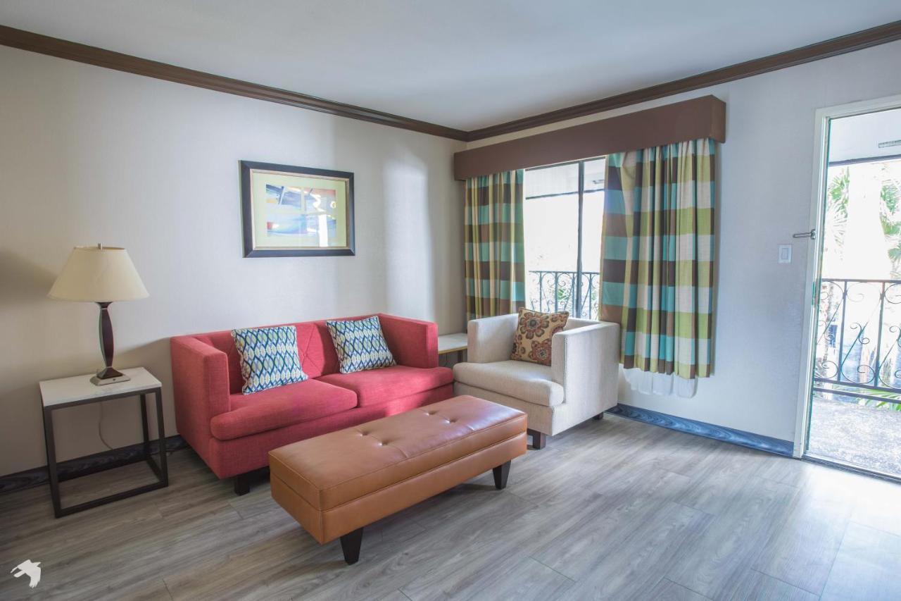 Vanllee Hotel Covina Εξωτερικό φωτογραφία